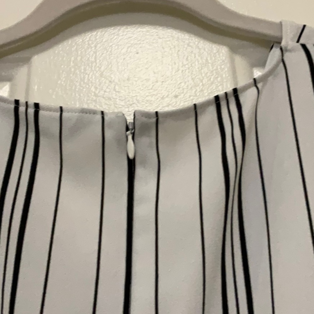 WHBM TOP size 2 - Picture 3 of 4